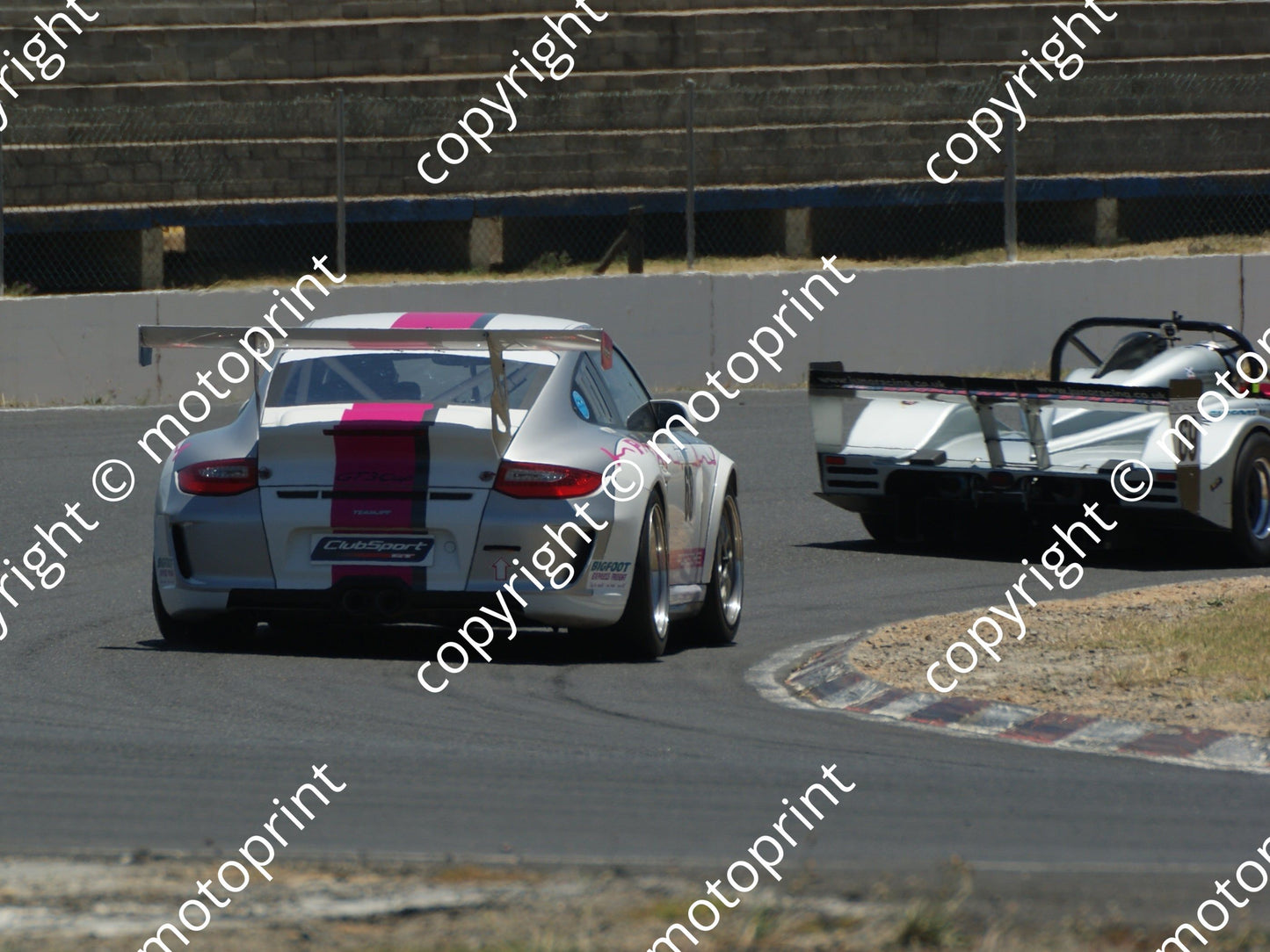68 Craig Jarvis Johan Engelbrecht Porsche 911GT3 practice (4)