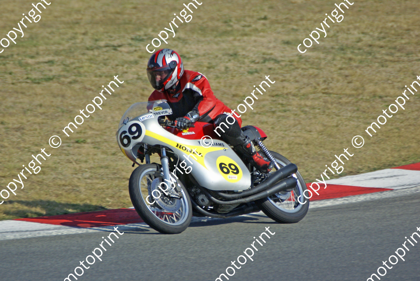 69 Williams demo 29 Aug  DSC01545