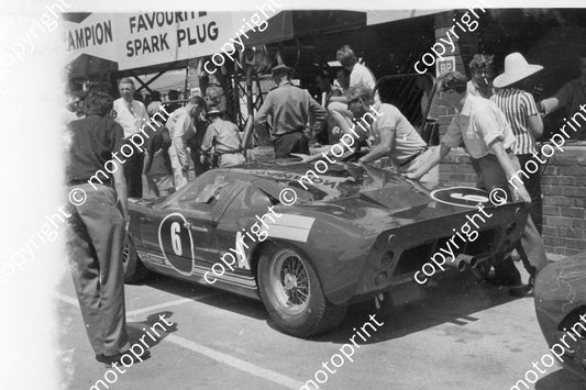 6 Peter Sutcliffe, Innes Ireland GT40  (6)