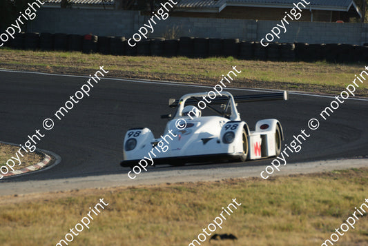 98 Roddy Mills Gunther Drotschie Pilbeam MP98 race (1)