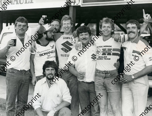 Alistair Janczuk (R) Dave Petersen his right, Rod Gray far left 330.jpg
