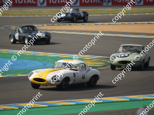 Jag Chlg 44 Harvey Stanley, Timothy Mahapatra 122 Tom Harris E types race (5)