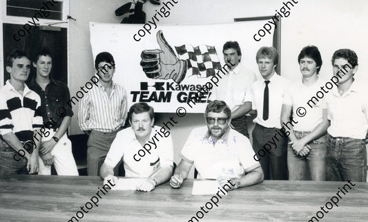 MC 1985 John Chapman front left Kawasaki team manager 148