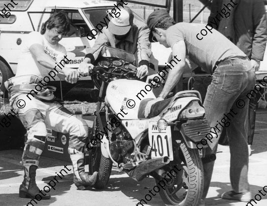 MC 1985 Yamaha crashed by W Doran. Spencer, Neels van Niekerk and Nico Siebrits try to straighten 270