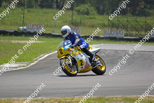 MC 2 Suzuki RGV 500 check Tony Salt or Keith Zeeman DSC02413