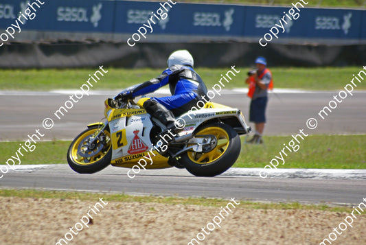 MC 2 Suzuki RGV 500 check Tony Salt or Keith Zeeman DSC02416