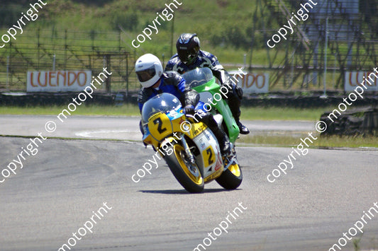MC 2 Suzuki RGV 500 check Tony Salt or Keith Zeeman DSC02423