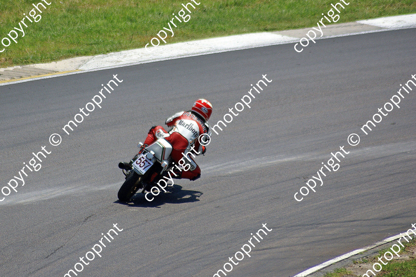 MC 557 Ducati 500 Desmo Rob Petersen DSC02443