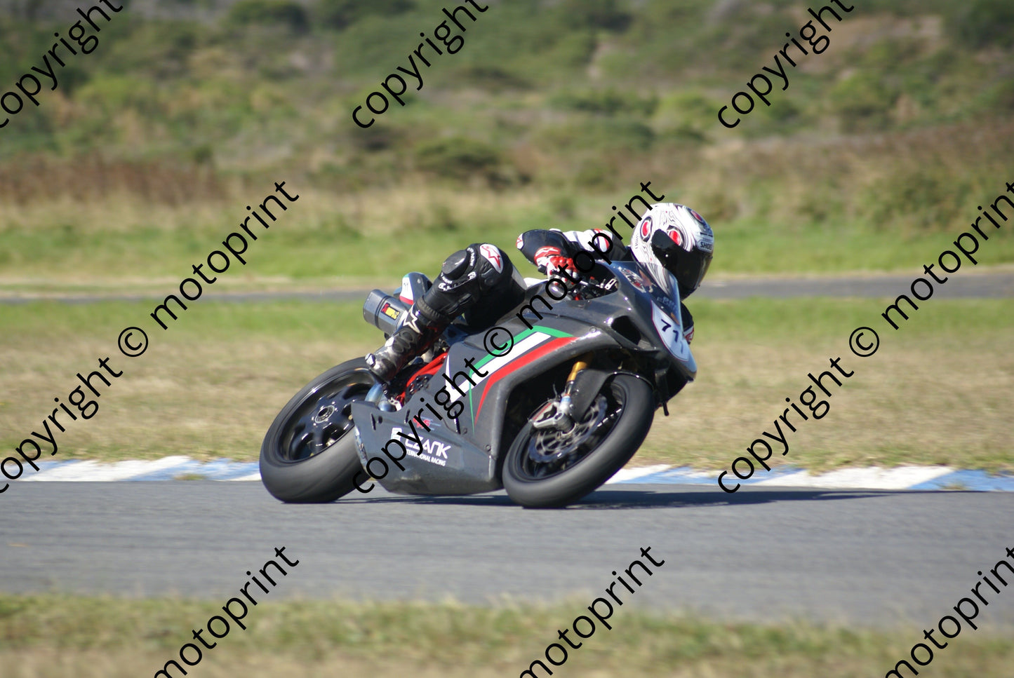 MC 711 DSC08084
