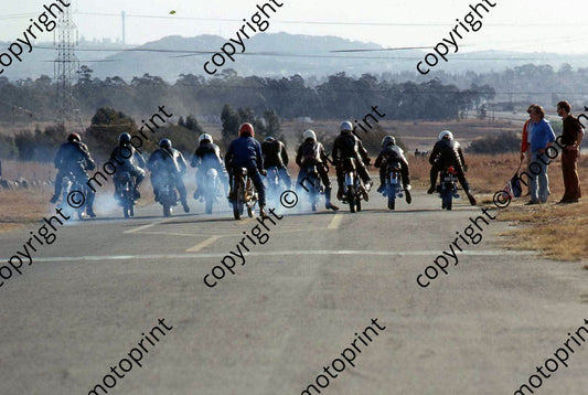 MC Brickor juniors mass start rear view