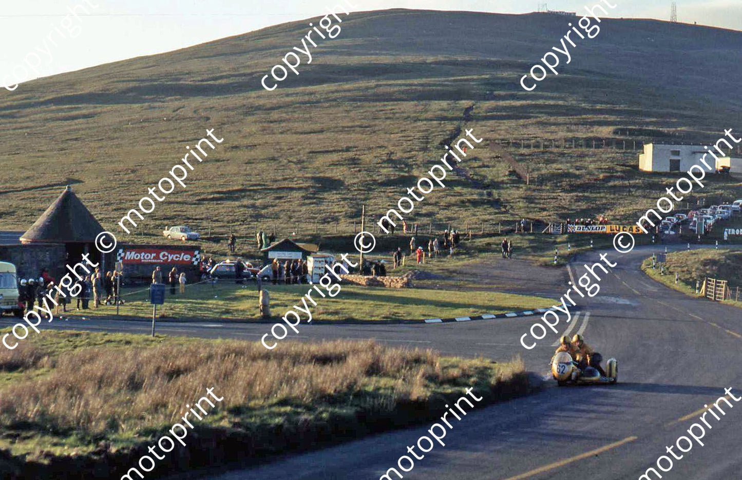 MC Bungalow sidecar race late evening
