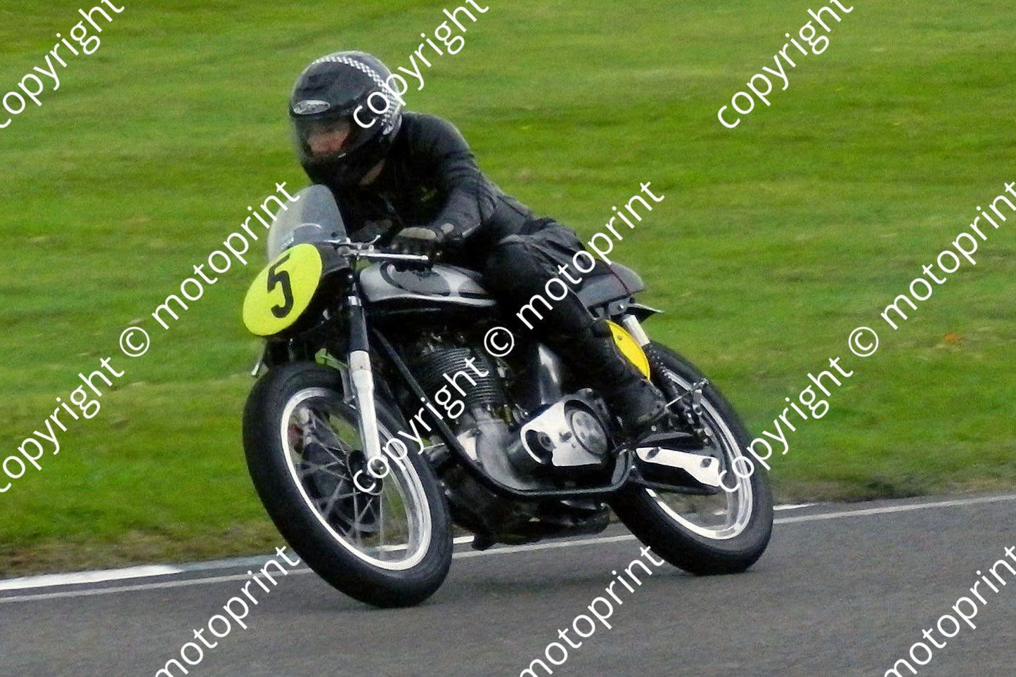 MC 5 Norton Goldstar Haggis Duffus