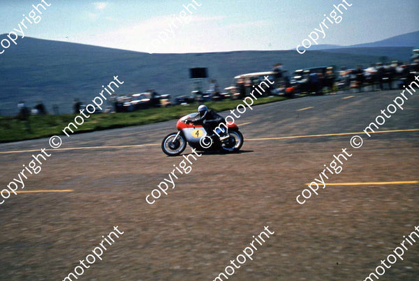 Gary Hocking MC Gary Hocking winner on 500 MV at Bungalow – Motoprint