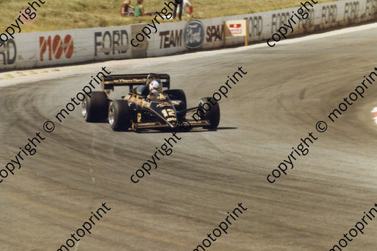 Mansell Clubhouse Lotus 95T