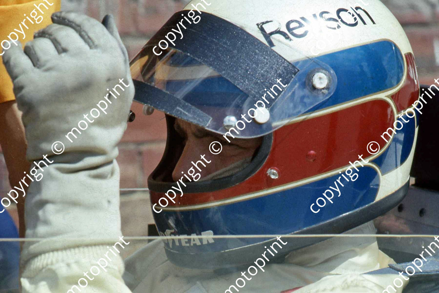 P Revson ready to go McLaren M19a
