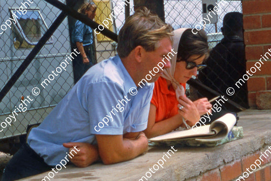 P Spence and wife casual 600dpi crop