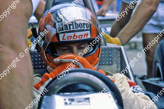 P Villeneuve in car waiting