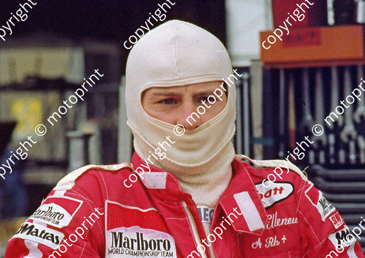 P Villeneuve portrait suiting up scanned 20x30 cm A4 009