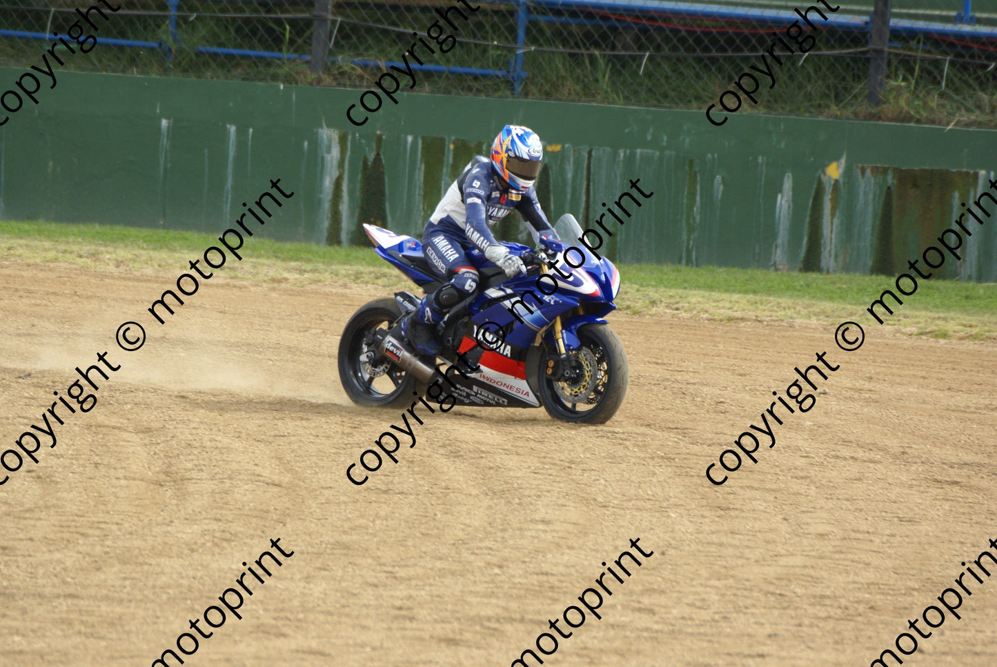 Pradita off 16-5 DSC09535