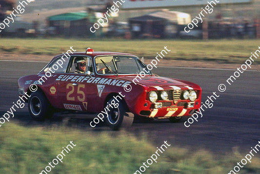 SL Chatz (in car) Keizan Alfa GTAm