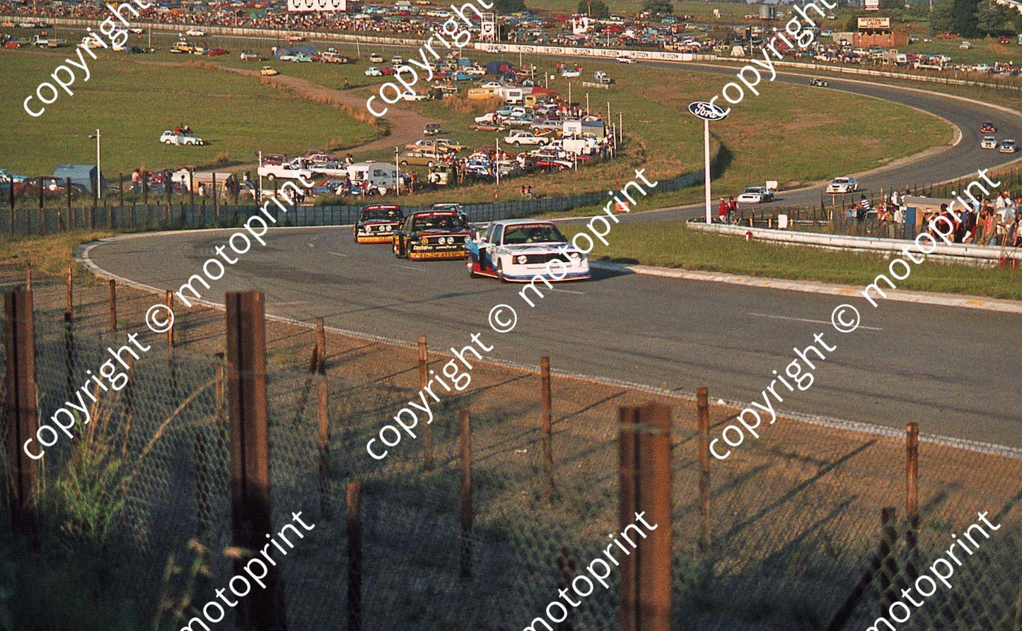 SL (thanks to Stuart Falconer) a 593 1977 Wynns 1000 BMW Junior Peterson Stuck_  2 Escorts late pm