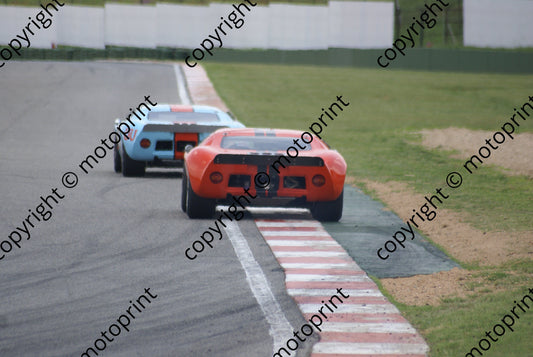 SP 44 195 GT40s DSC03466 race