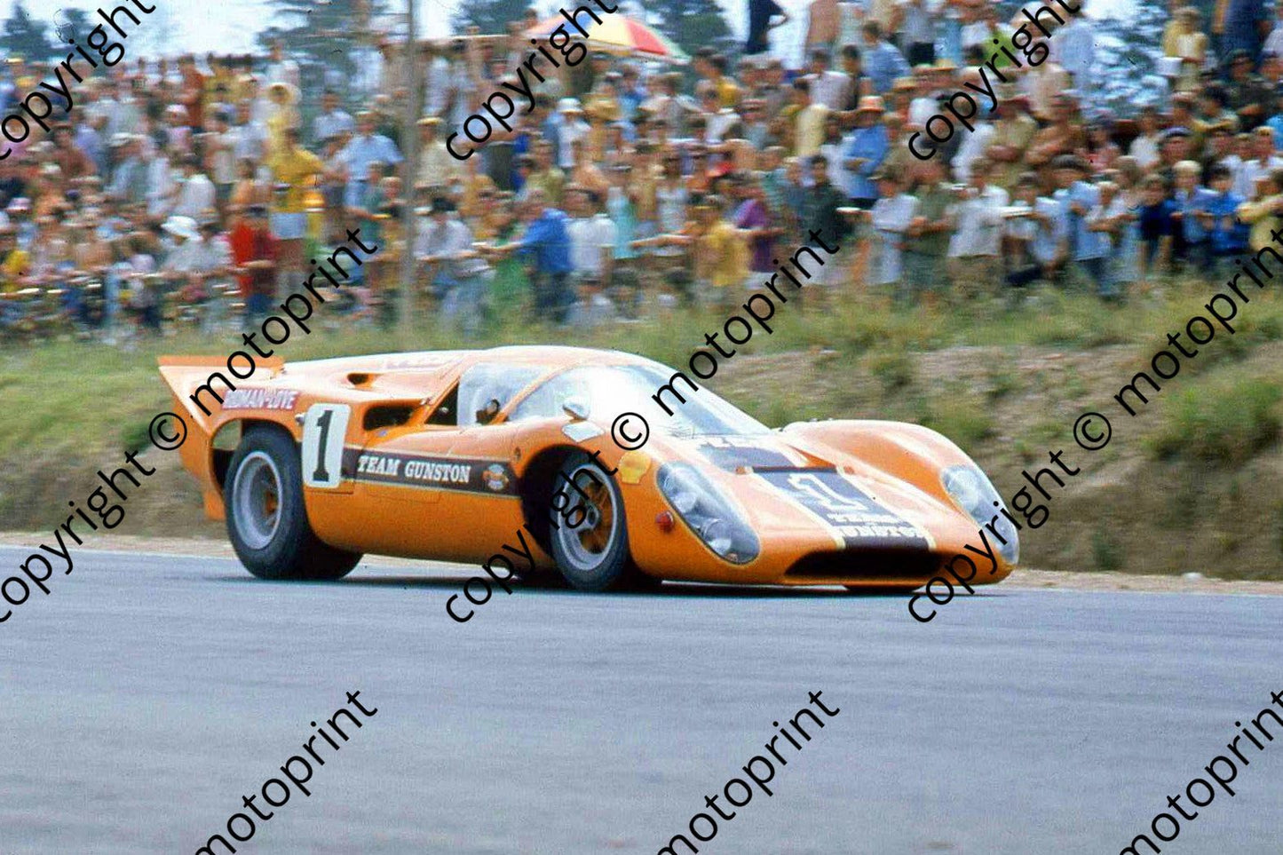 SP Brian Redman, Love Gunston Lola T70 1