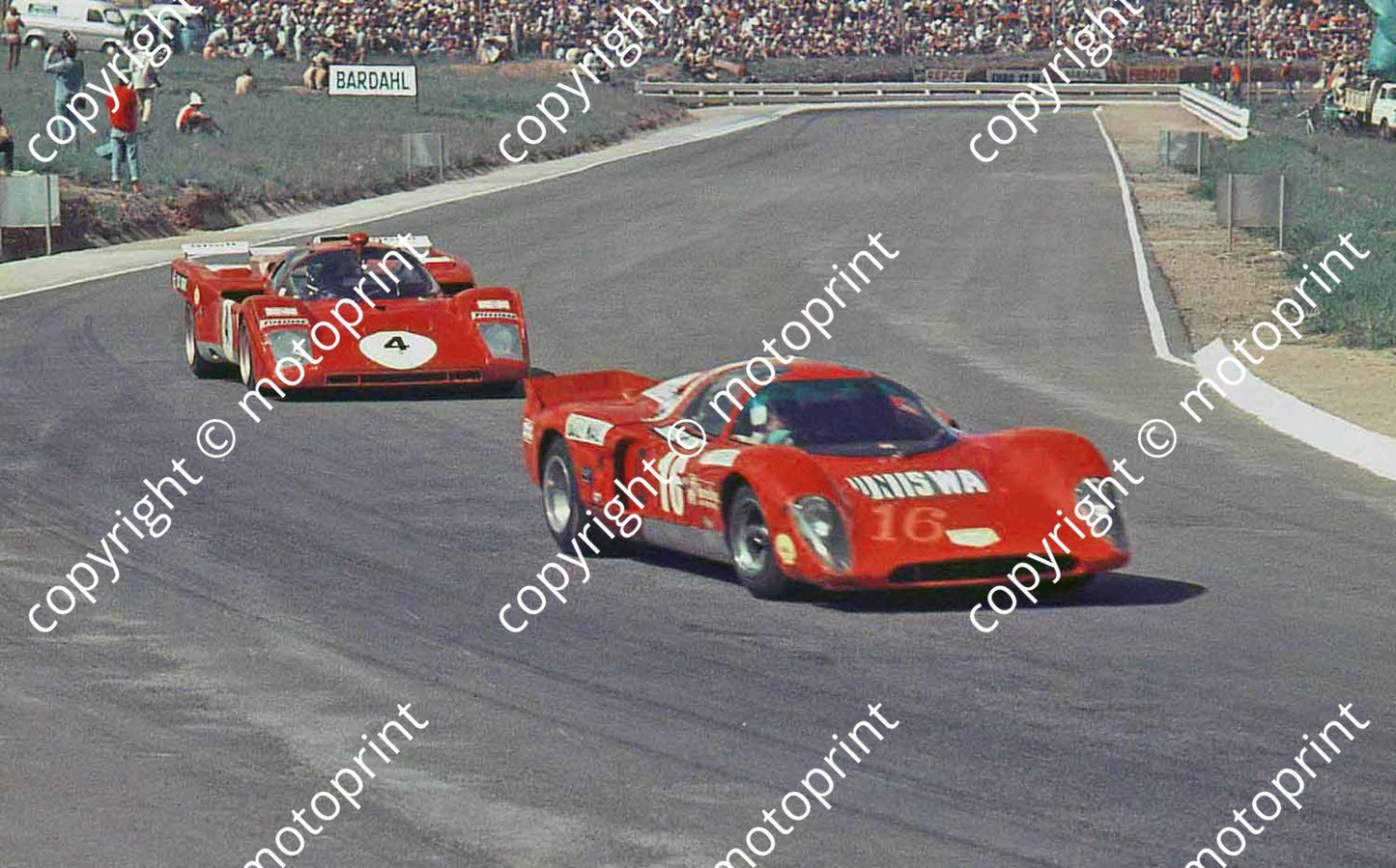 SP Chevron B16 Joubert Gough_ Ferrari 512 Ickx Giunti cropped (Thanks to Ken Stewart) (20)