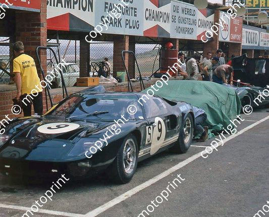 SP Ed Nelson, Colin Crabbe GT40 9hr '66 Note roof bump for Crabbe.