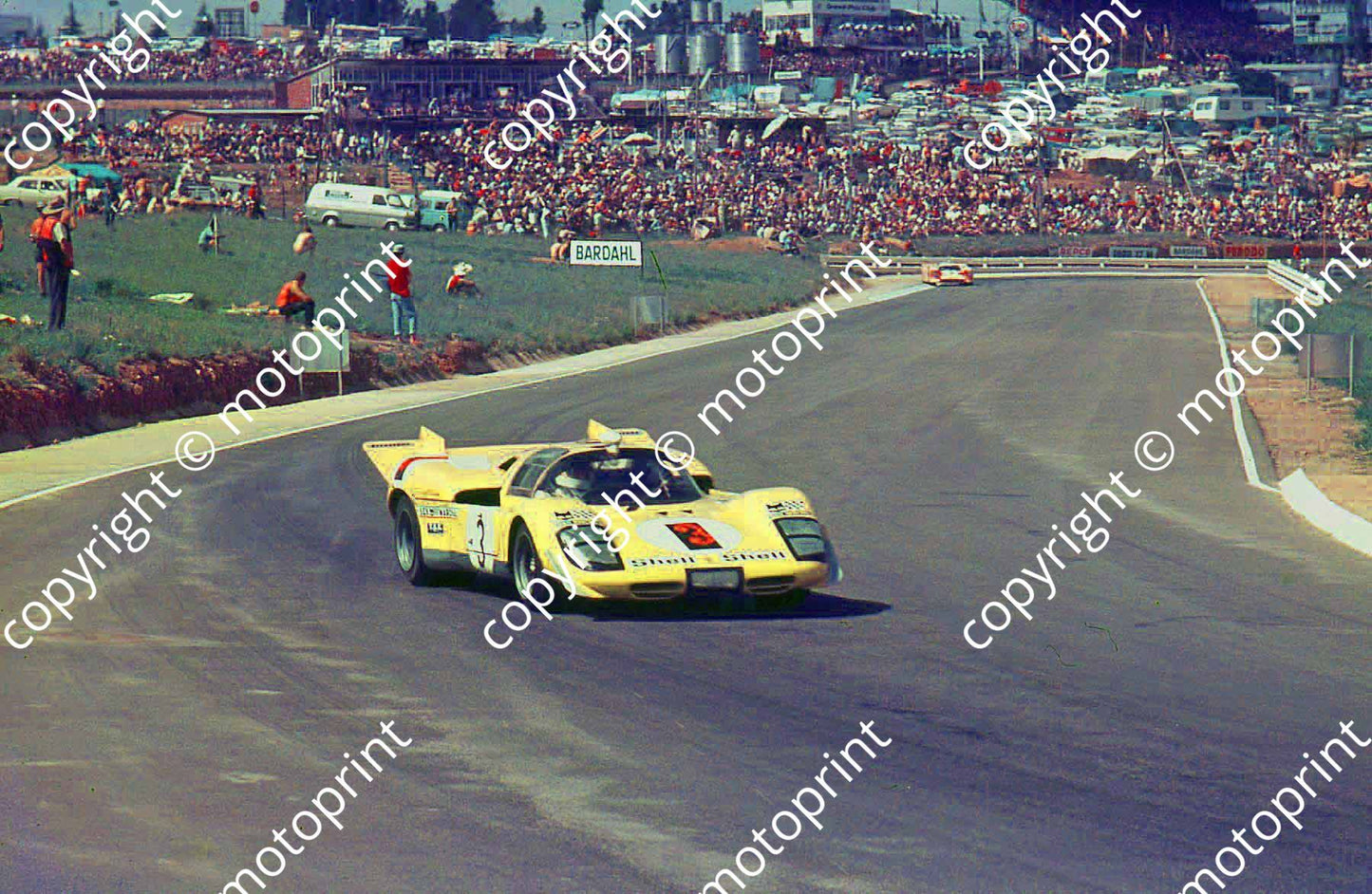 SP Ferrari 512 Bell De Fierlandt_ note Porsche 917 up kerb (Thanks to Ken Stewart)  (8)
