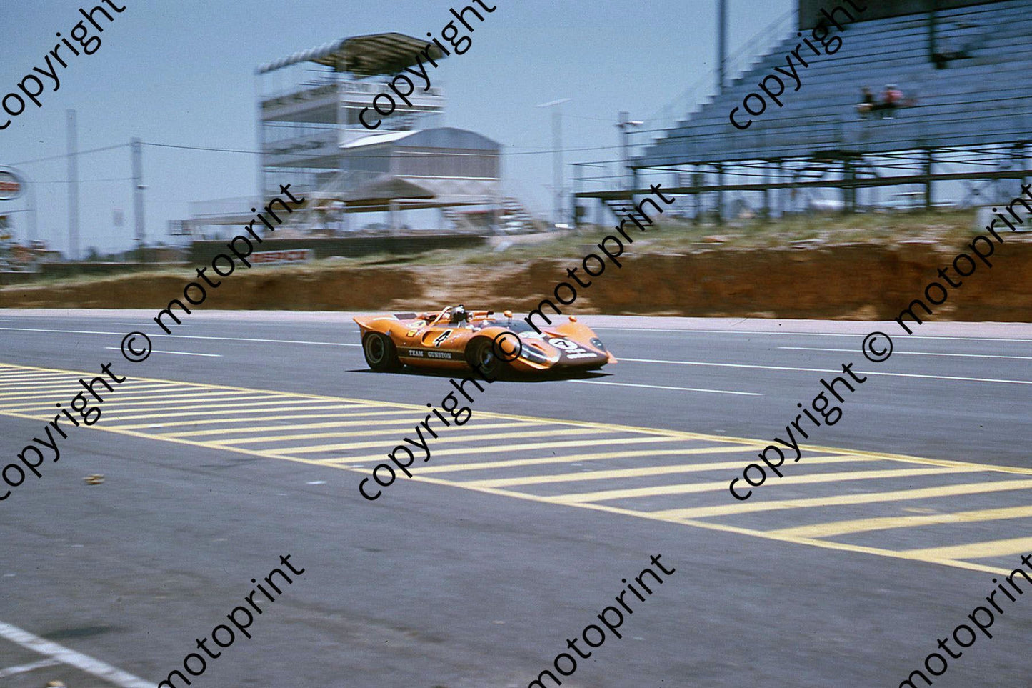 SP Ferrari P4 Can Am Gunston Hawkins on straight