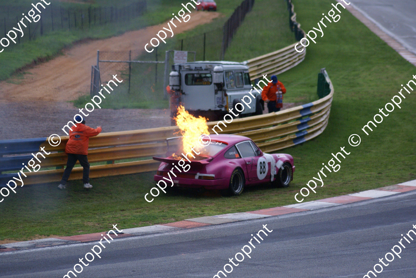SP Greve Porsche RSR 88 DSC03810 fire race