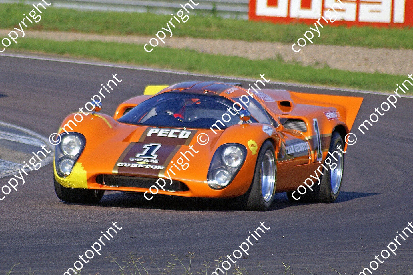 SP Lola T70r Frost DSC02183 crop