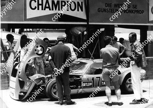 SP Ortlepp-Taylor Chevron B8 Kyalami 9 Hr 1970 Dave Charlton right SS SP022