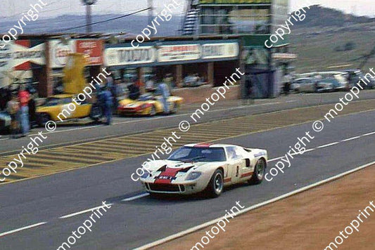 SP Spence Hobbs GT40 on straight cropped