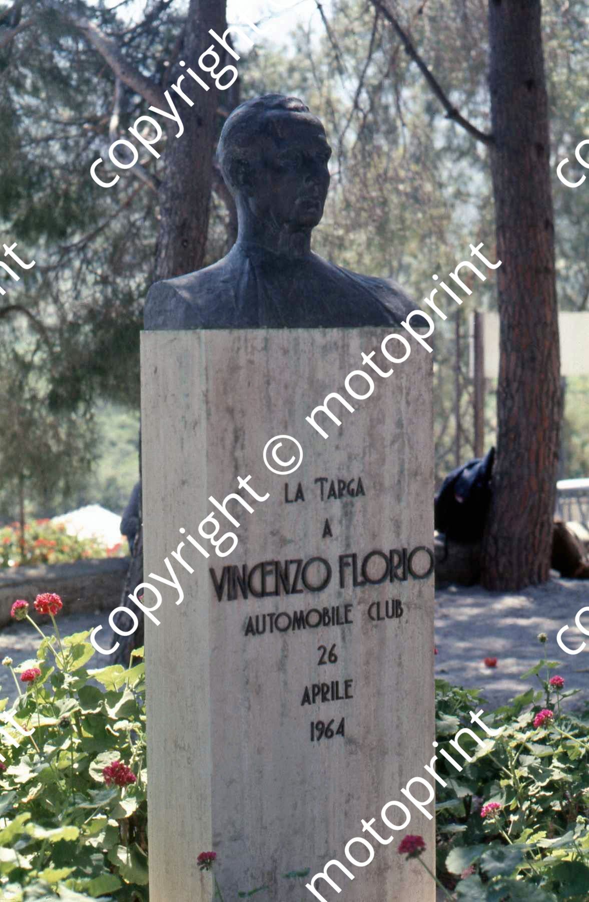 SP Vincenzo Florio statue