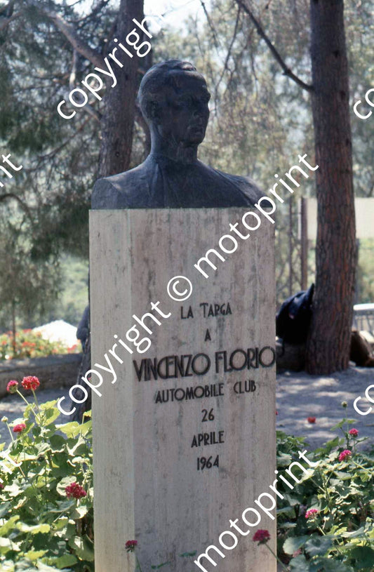 SP Vincenzo Florio statue