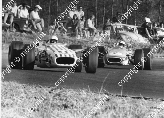 SS 1968 (thanks Roger Pearce) J Pretorius Lola T140, Tingle Brabham BT24 x 112 (13)
