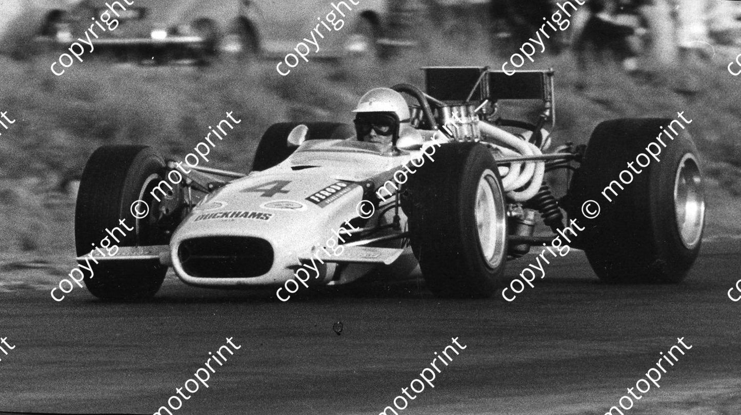 SS 1969 (thanks Roger Pearce) J McNicol Lola T142 (108)
