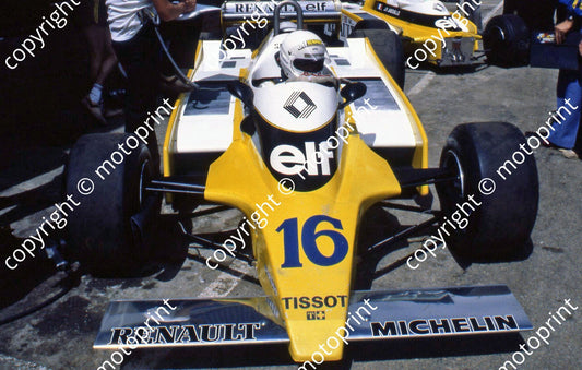 SS Arnoux Renault RE21 in pits