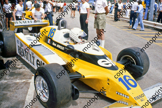 SS Arnoux Renault RE21 leaving pits