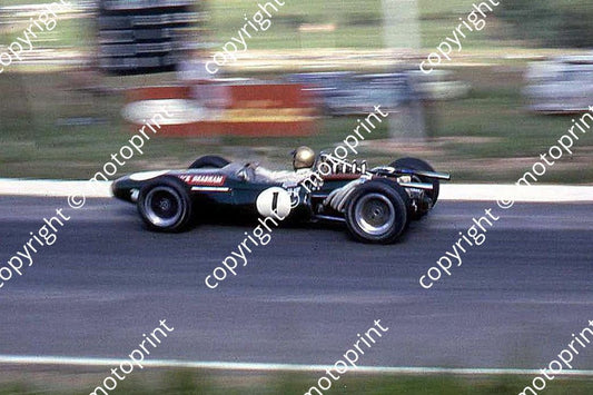 SS Brabham in BT20 cropped