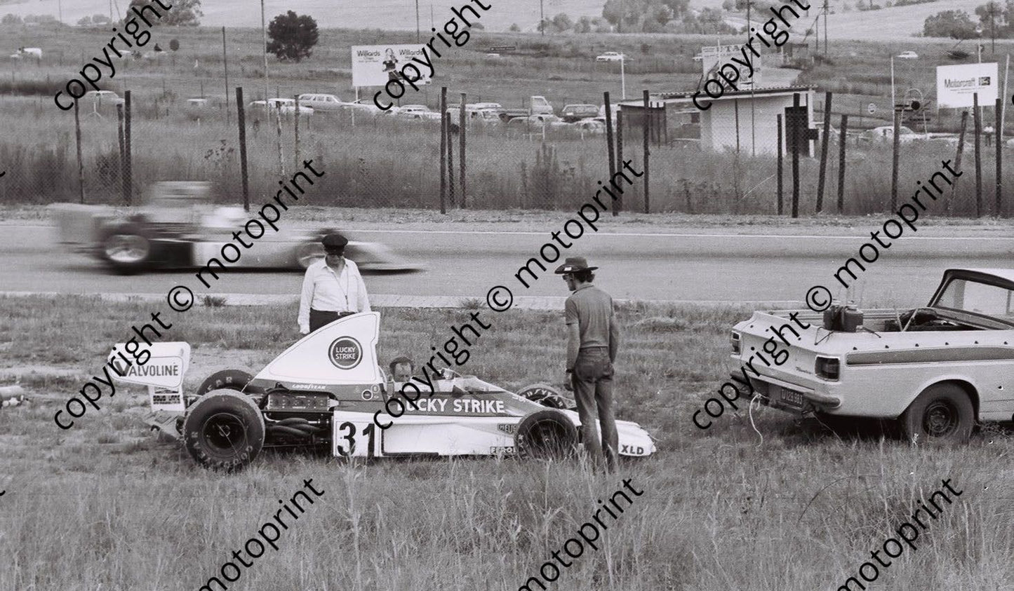 SS Charlton McLaren M23 practice