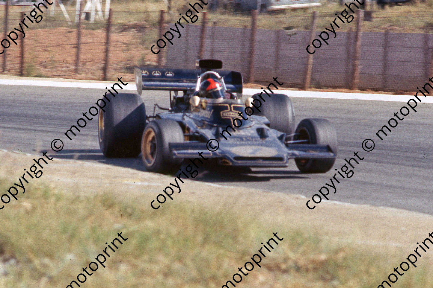 SS Emerson Fittipaldi sliding Lotus 72d Leeukop cropped scanned 20x30 cm A4