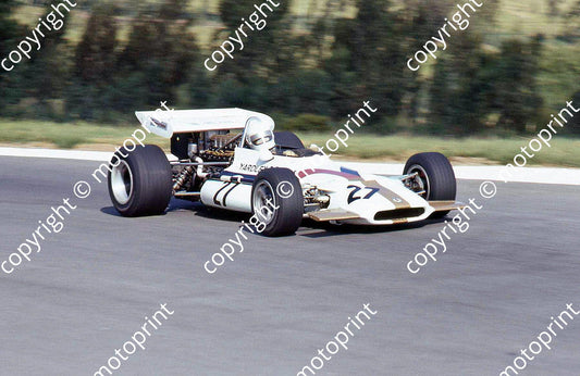 SS Ganley BRM P153 into Leeukop