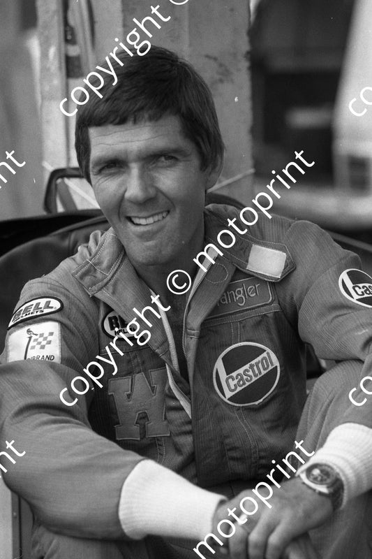 SS Hesketh (permission Malcolm Sampson Motorsport Photography) 1977 Hesketh 15 Jan Basil van Rooyen casual (18 )