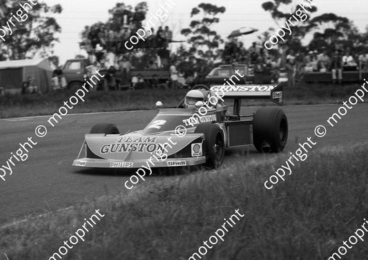 SS Hesketh  (permission Malcolm Sampson Motorsport Photography) 1977 Hesketh 15 Jan Klomfass March (7)