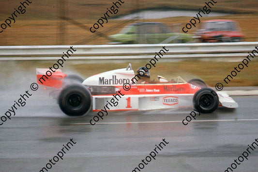 SS Hunt McLaren M23 rain Jukskei