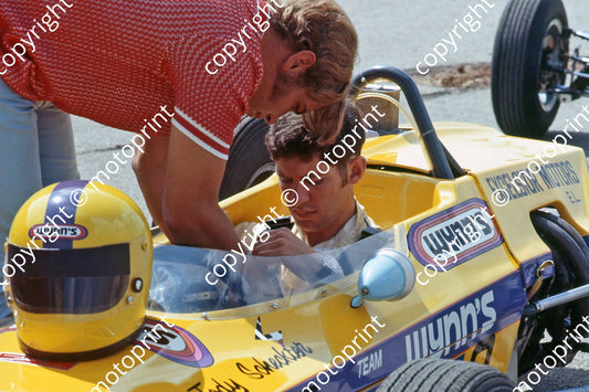 SS Jody Scheckter, FF Lola ready to go