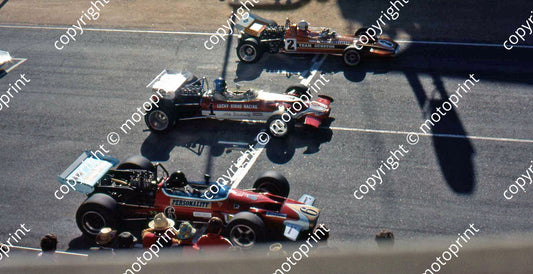 SS Love Surtees TS9, Charlton Lotus 49c, Driver McLaren M10 front row starting